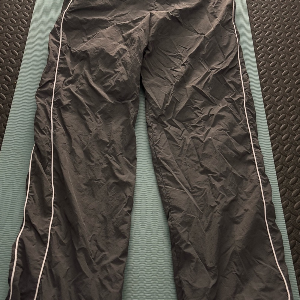 Hollister GRAY baggy track Joggers with White Accent size men’s medium - Picture 3 of 6